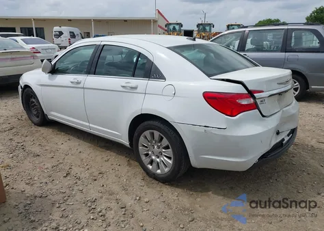 2014 Chrysler 200 Lx z USA, uszkodzony, nr VIN 1C3CCBAB9EN141101